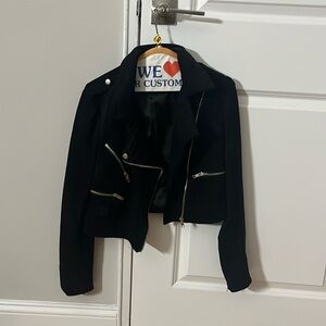 Crop black kittenish jacket